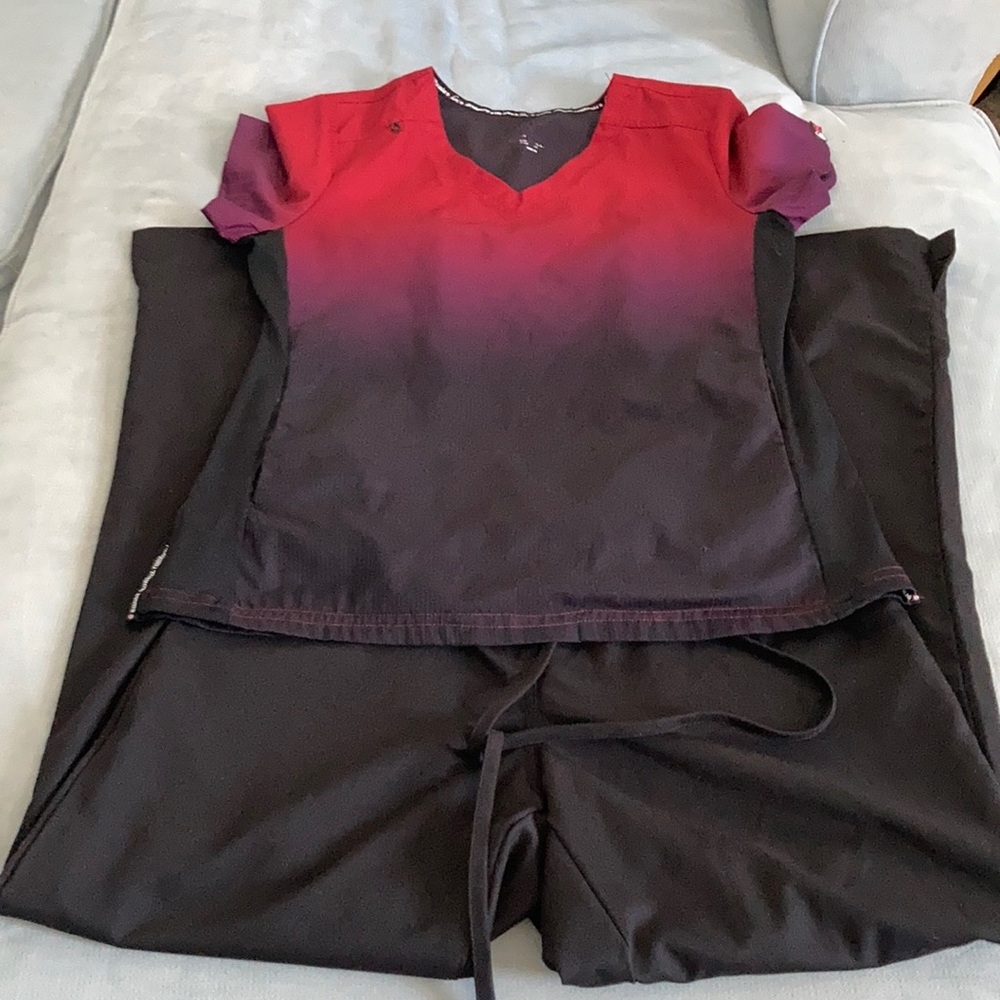 Scrub set